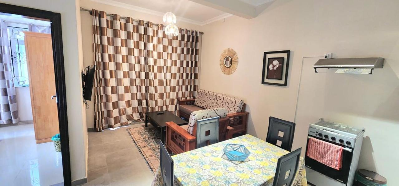 גראנדה באיה Number 5, Pebble Bay Appartments מראה חיצוני תמונה